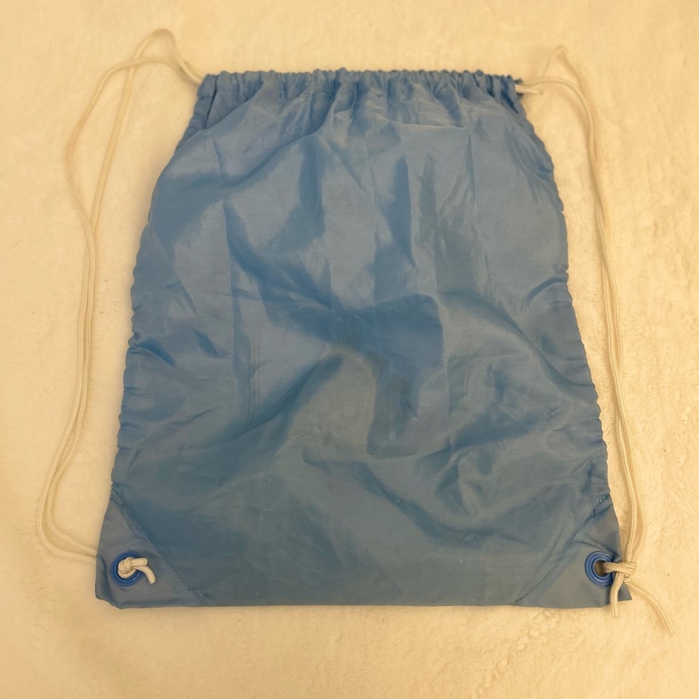 Adidas drawstring bag - Picture 3 of 4